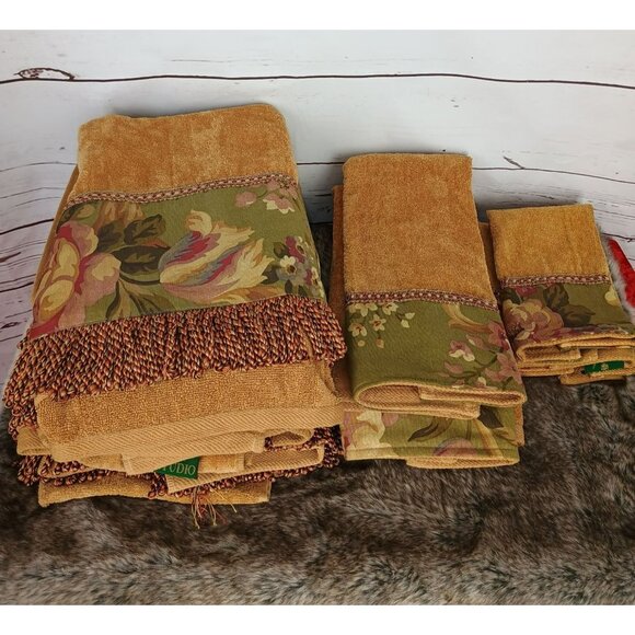 Raymond Waites Studio Vintage‎ Towel Set With Floral & Tassel Trim - Picture 1 of 8